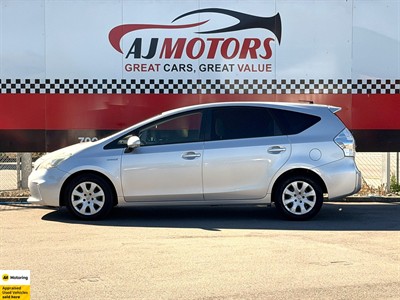 2012 Toyota Prius - Thumbnail