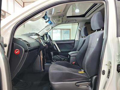 2016 Toyota Land Cruiser Prado - Thumbnail