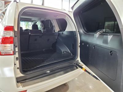 2016 Toyota Land Cruiser Prado - Thumbnail