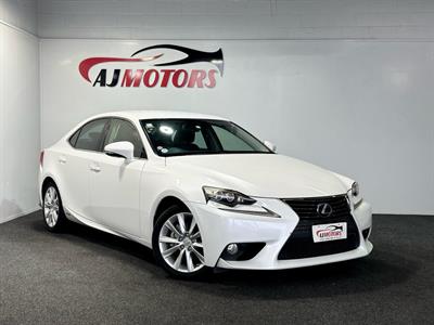 2013 Lexus IS300h - Thumbnail