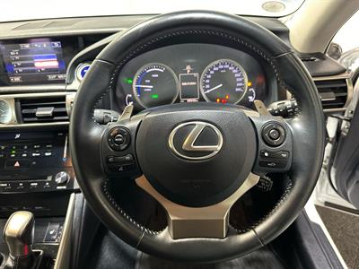 2013 Lexus IS300h - Thumbnail