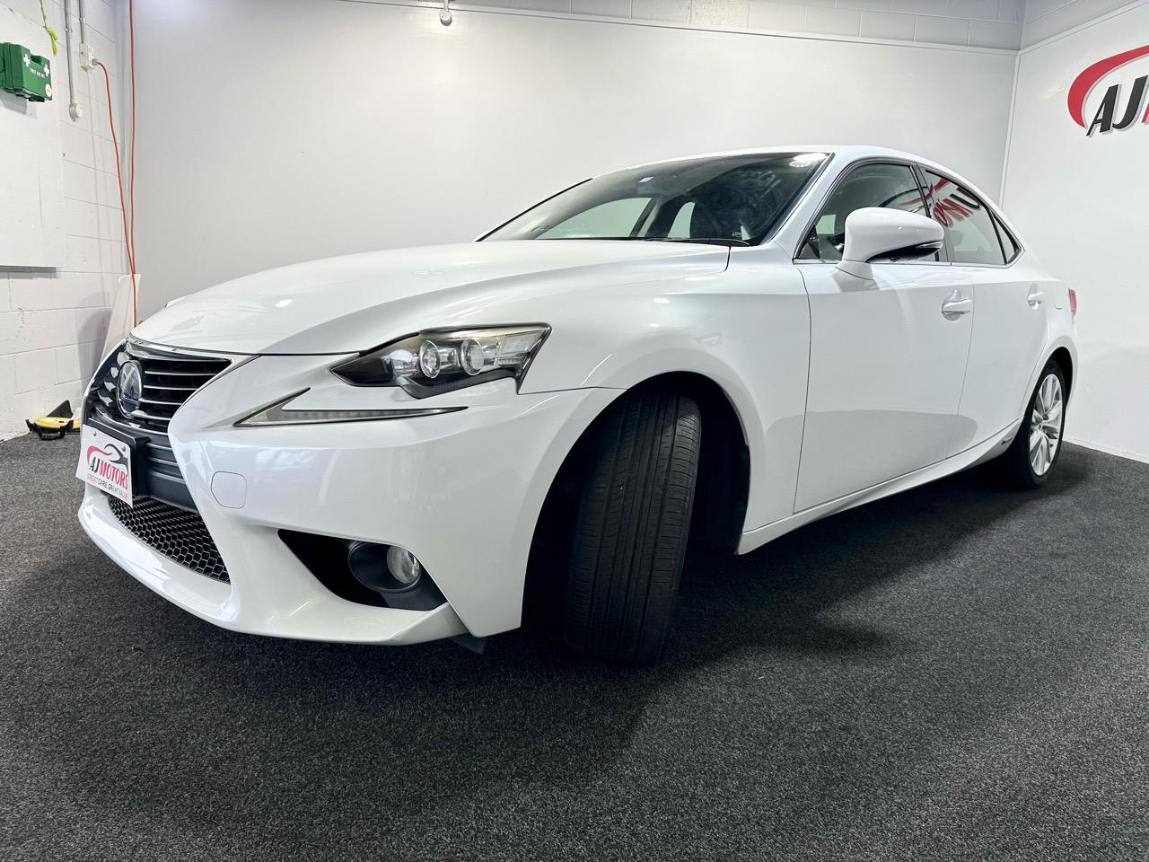 2013 Lexus IS300h