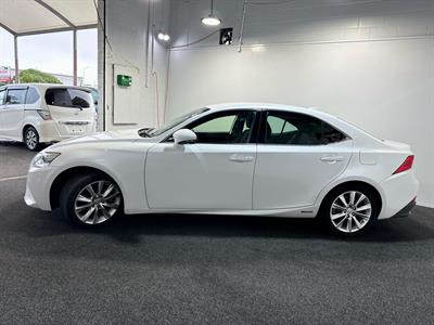 2013 Lexus IS300h - Thumbnail