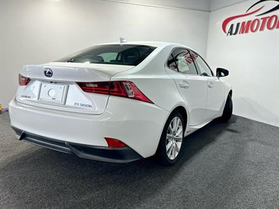 2013 Lexus IS300h - Thumbnail