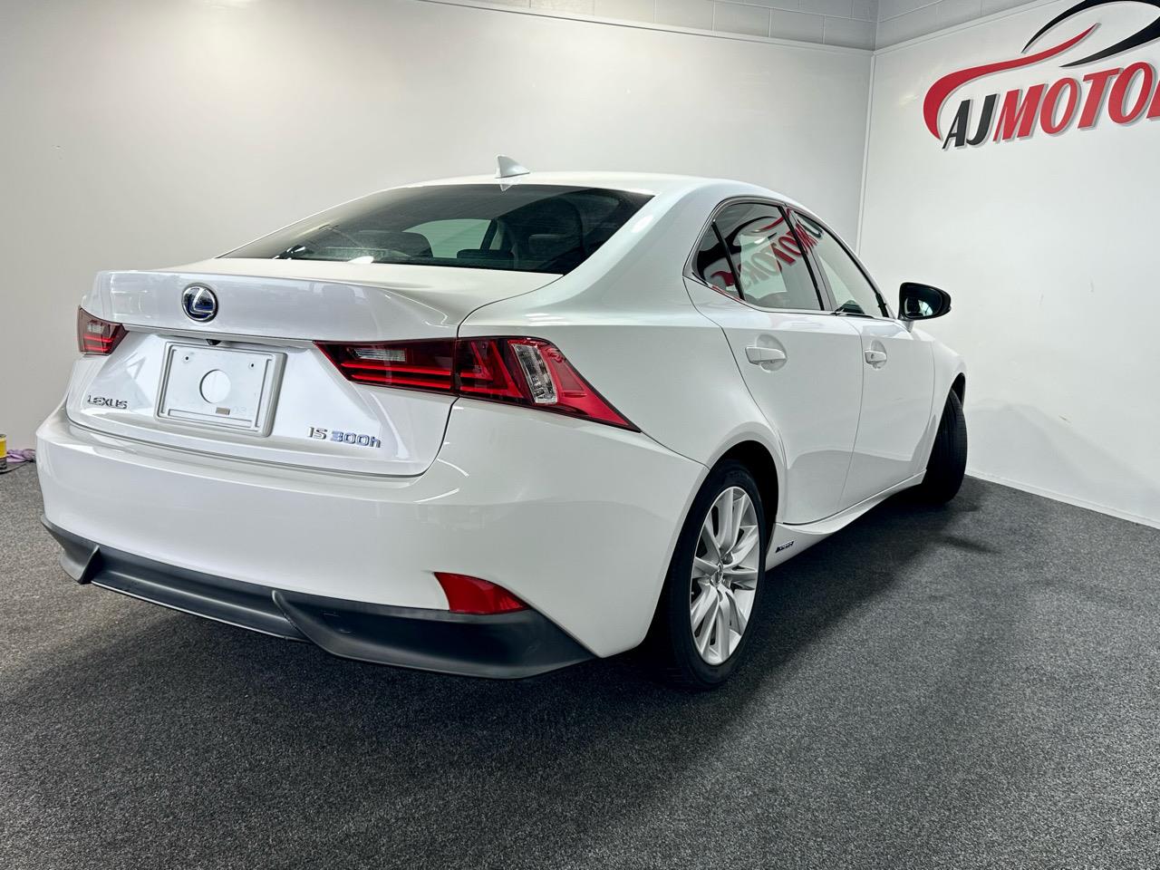 2013 Lexus IS300h