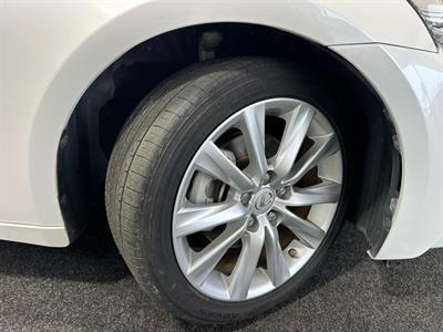 2013 Lexus IS300h - Thumbnail