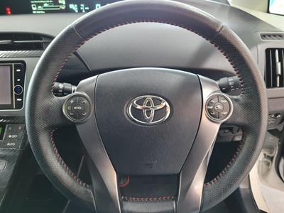 2012 Toyota Prius - Thumbnail