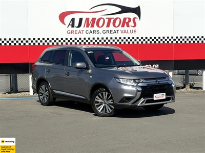 2022 Mitsubishi Outlander - Thumbnail