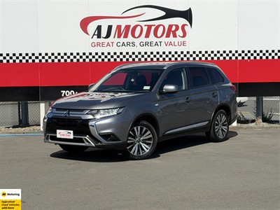 2022 Mitsubishi Outlander - Thumbnail