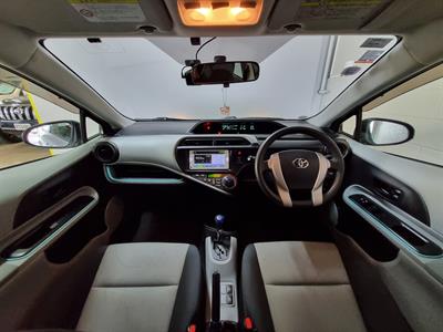 2013 Toyota Aqua - Thumbnail