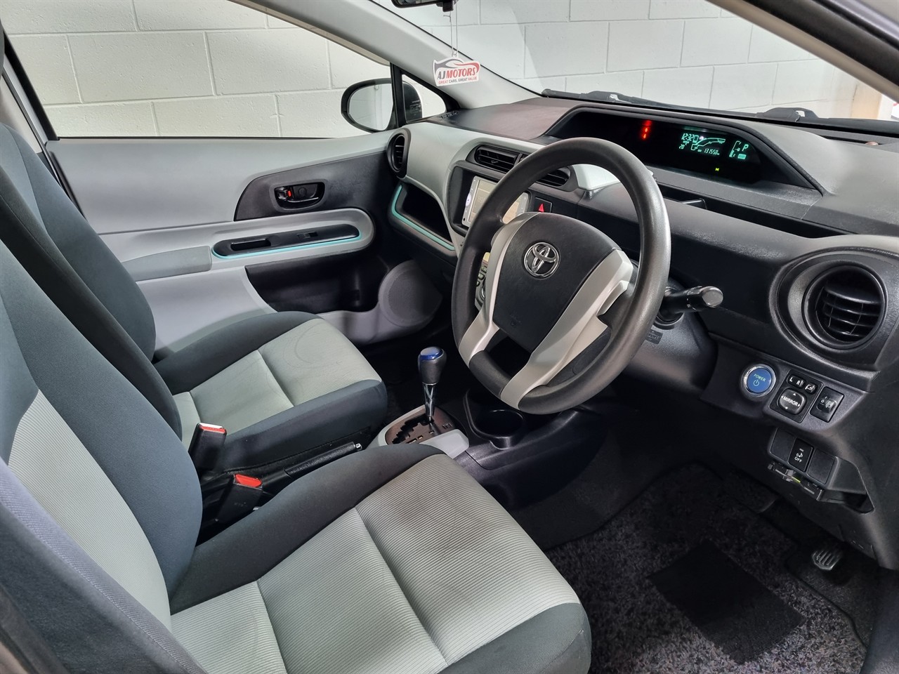 2013 Toyota Aqua