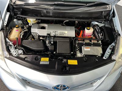 2012 Toyota Prius - Thumbnail