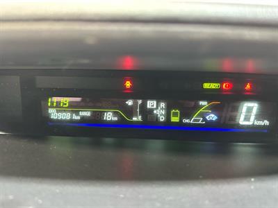 2012 Toyota Prius - Thumbnail