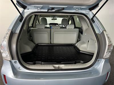 2012 Toyota Prius - Thumbnail