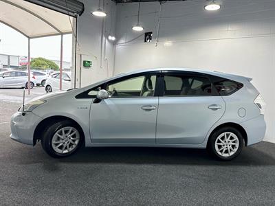 2012 Toyota Prius - Thumbnail