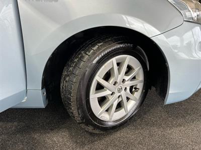 2012 Toyota Prius - Thumbnail