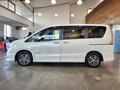 2014 Nissan Serena - Thumbnail