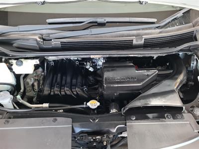 2014 Nissan Serena - Thumbnail