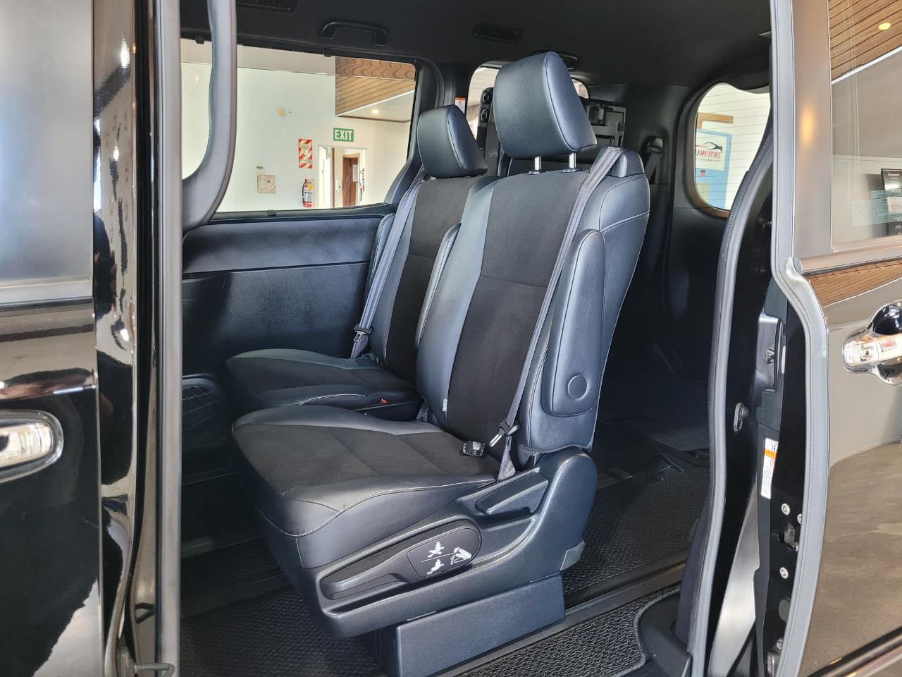 2017 Toyota Noah