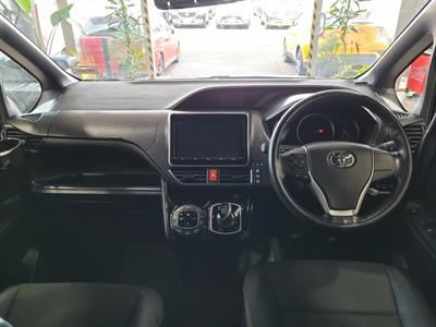 2017 Toyota Noah - Thumbnail