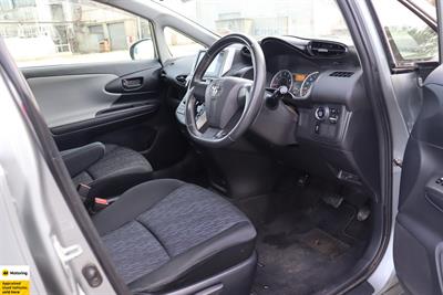 2012 Toyota Wish - Thumbnail