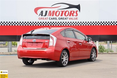 2012 Toyota Prius - Thumbnail