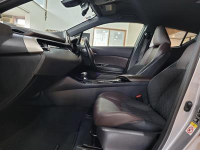 2017 Toyota C-HR - Thumbnail