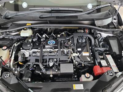 2017 Toyota C-HR - Thumbnail