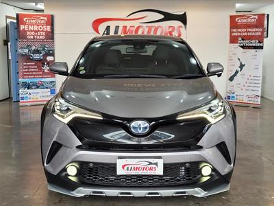 2017 Toyota C-HR - Thumbnail