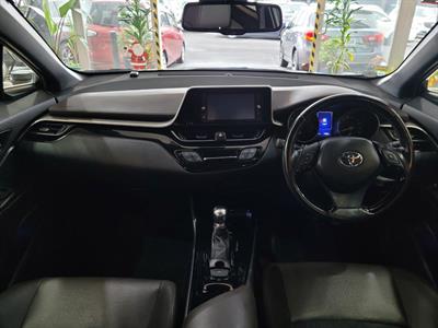 2017 Toyota C-HR - Thumbnail