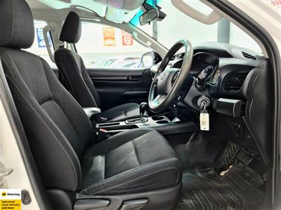 2023 Toyota Hilux - Thumbnail