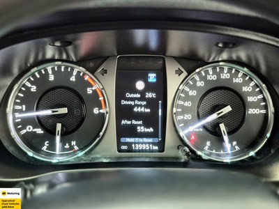 2023 Toyota Hilux - Thumbnail