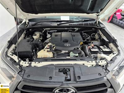 2023 Toyota Hilux - Thumbnail