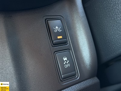 2017 Nissan Serena - Thumbnail