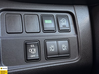 2017 Nissan Serena - Thumbnail