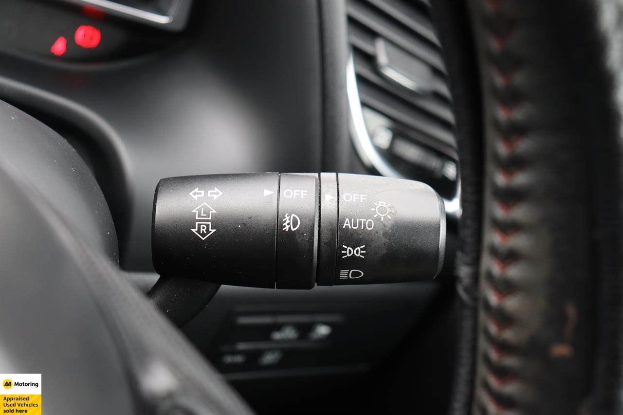 2013 Mazda Axela