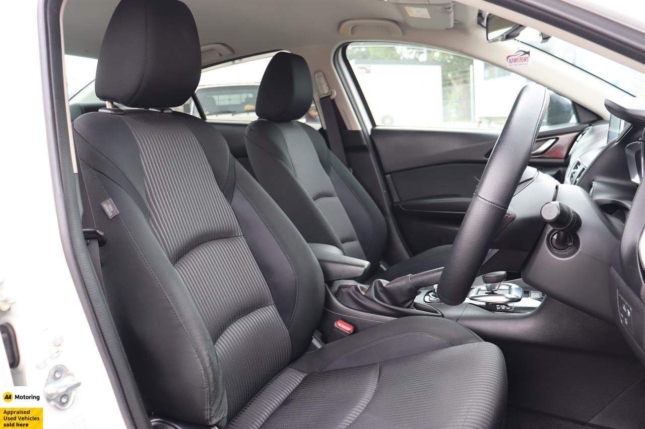 2013 Mazda Axela