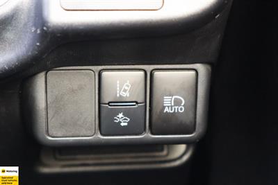 2015 Toyota Aqua - Thumbnail