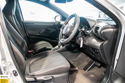2020 Toyota Yaris - Thumbnail