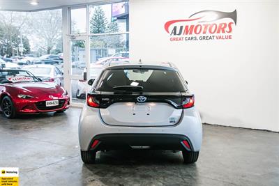 2020 Toyota Yaris - Thumbnail