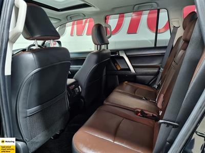 2017 Toyota Land Cruiser Prado - Thumbnail