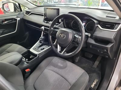 2021 Toyota RAV4 - Thumbnail