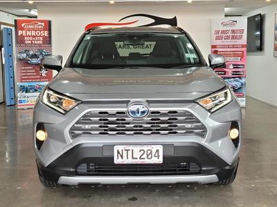 2021 Toyota RAV4 - Thumbnail