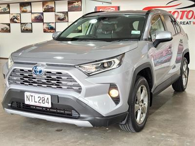 2021 Toyota RAV4 - Thumbnail