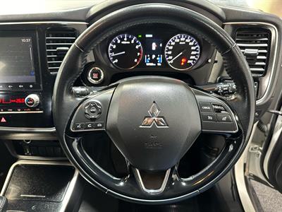 2020 Mitsubishi Outlander - Thumbnail