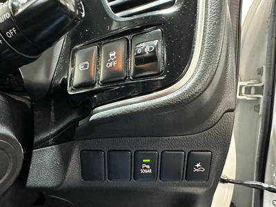 2020 Mitsubishi Outlander - Thumbnail