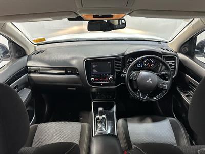 2020 Mitsubishi Outlander - Thumbnail