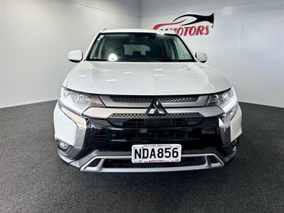2020 Mitsubishi Outlander - Thumbnail