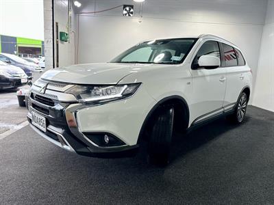 2020 Mitsubishi Outlander - Thumbnail