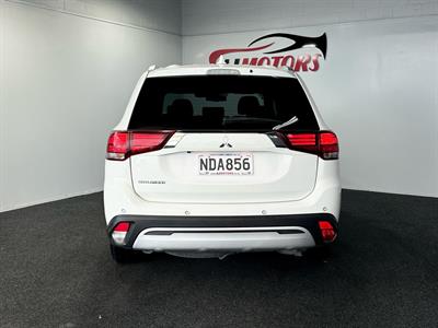 2020 Mitsubishi Outlander - Thumbnail